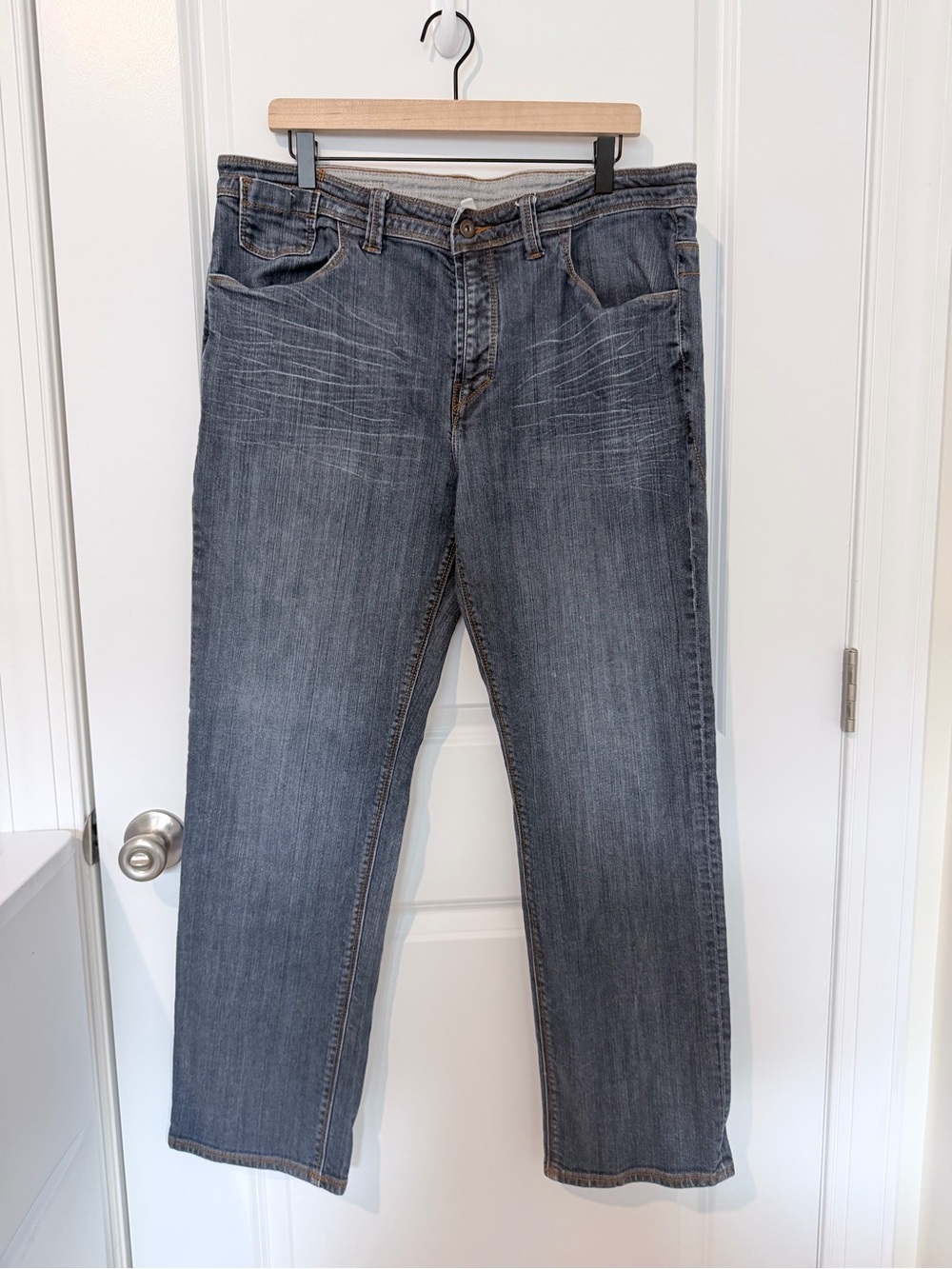 DC Men's Straight-Leg Jeans - Gray Wash